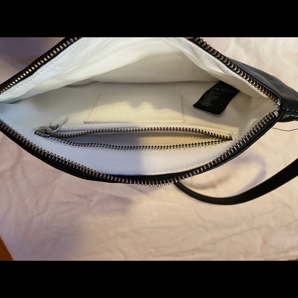 Handbag - Picture 3 of 4